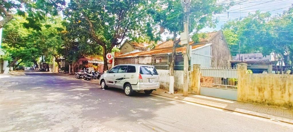 2 mặt tiền phó đức chính + lê văn huân, cần chủ mới