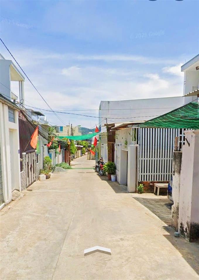 Nhà mới, hẻm đặng minh khiêm, ngang 5,2m. giá 4,5 tỷ