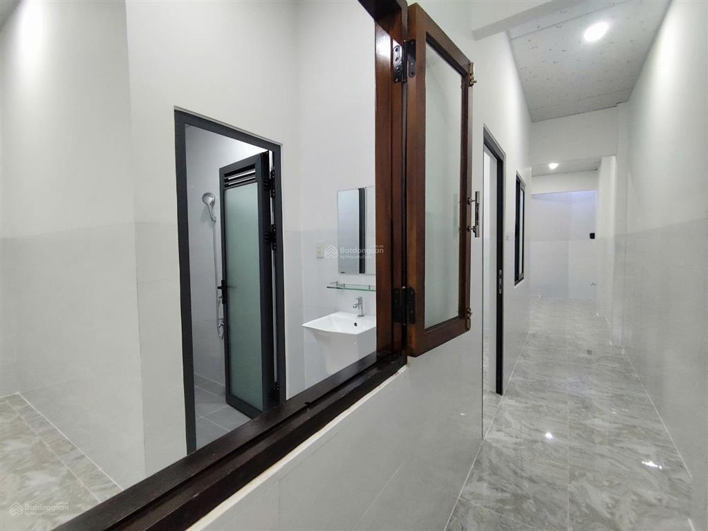 Nhà mới, hẻm đặng minh khiêm, ngang 5,2m. giá 4,5 tỷ