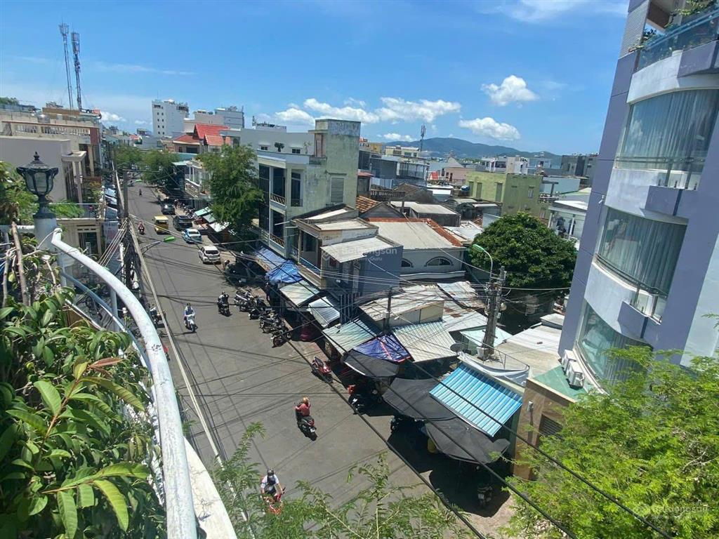 Nhà 3 tầng mặt tiền tháp bà, cách biển trần phú 300m, giá 25 tỷ