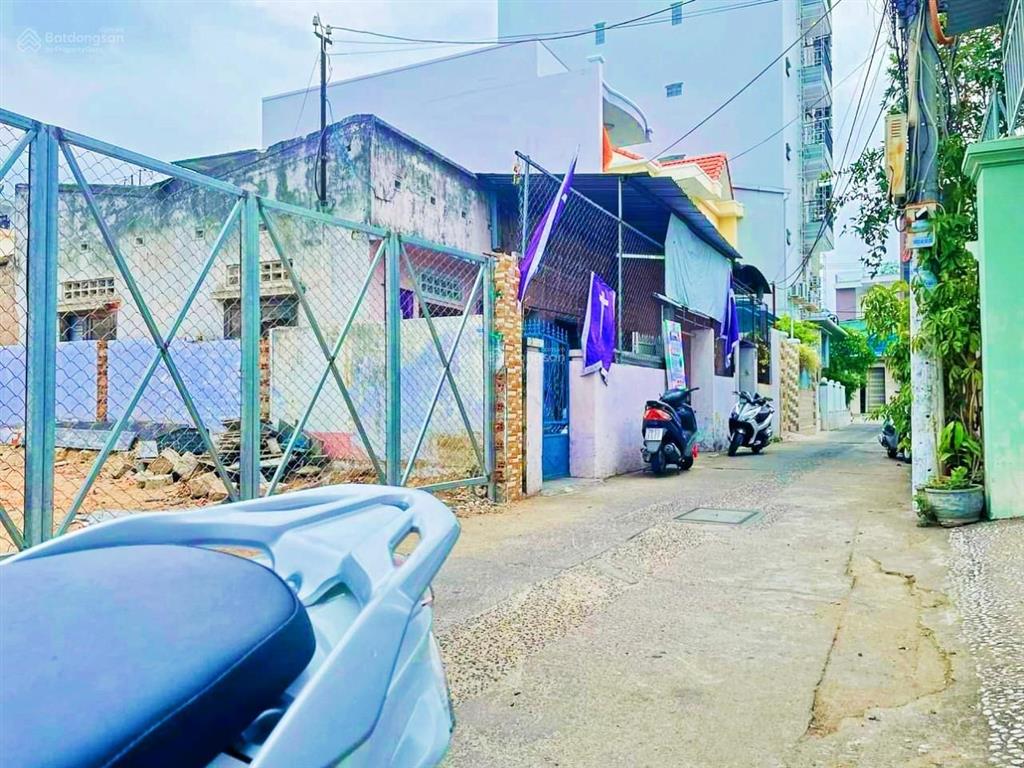 Đất hẻm ô tô củ chi  cách biển hòn chồng  600m [ giá  14 tỷ ]
