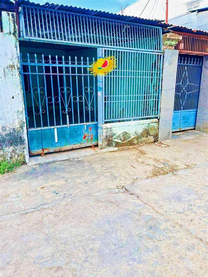 Đất hẻm ô tô củ chi  cách biển hòn chồng  600m [ giá  14 tỷ ]