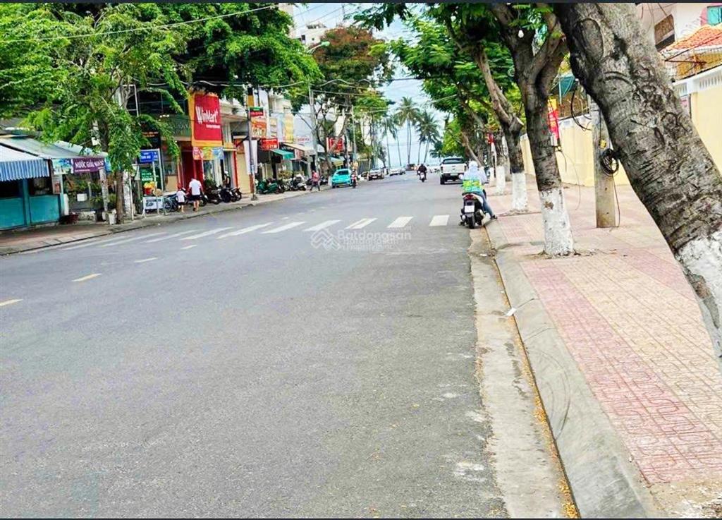 Mặt tiền đường hòn chồng, cách biển hòn chồng 280m * hiện đang kinh doanh * giá 35 tỷ