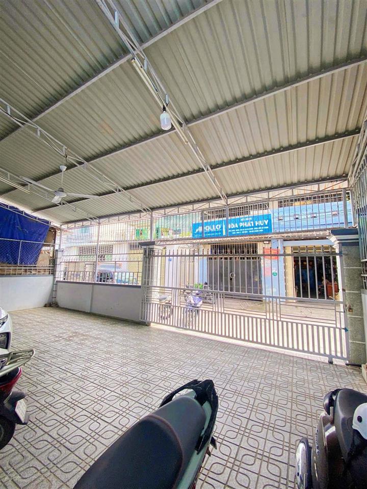 Nhà 3 tầng trần thị tính, ngang dài 10m. ô tô vi vu quay đầu. giá 14 tỷ