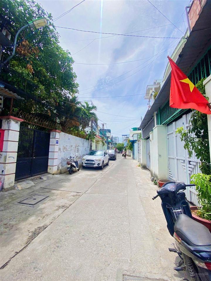 Nhà 3 tầng trần thị tính, ngang dài 10m. ô tô vi vu quay đầu. giá 14 tỷ