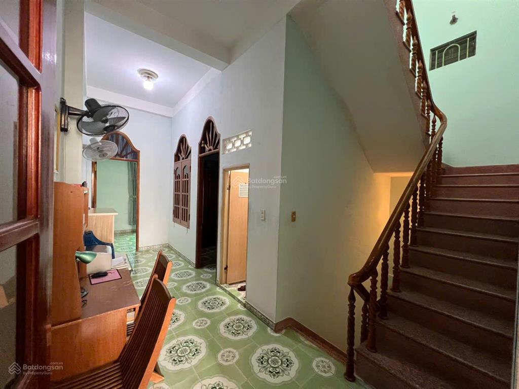 Nhà 3 tầng mặt tiền hoàng trinh ngang  gần 5,3m * cách biển hòn chồng 350m. giá 11 tỷ