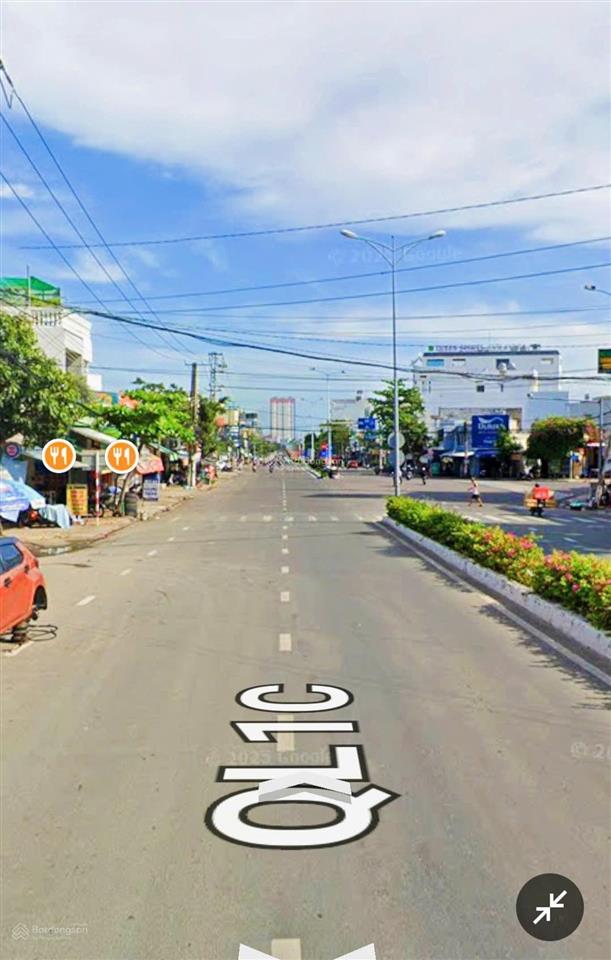 Mặt tiền đường 2/4  ngang 4,2m * cách bến xe phía bắc 100m giá  7,8 tỷ