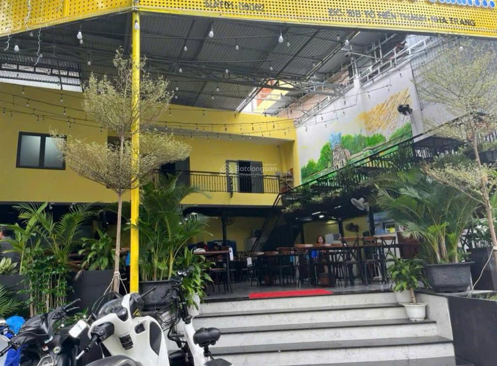 Nhà 3 tầng góc 2 mặt tiền 300m² tô hiến thành  ngang 16m. giá 150 tỷ