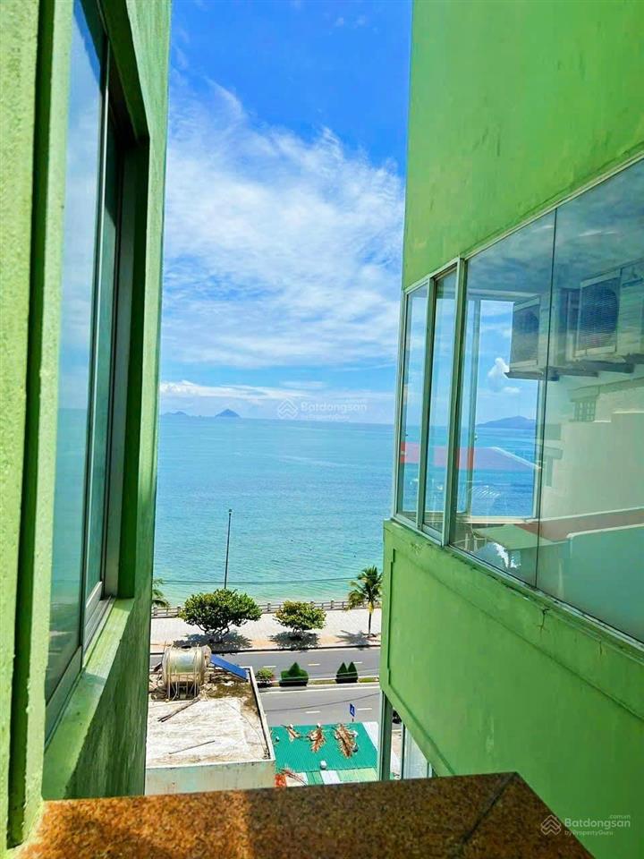 Hotel mặt tiền đường phạm ngọc thạch, 7 tầng ra biển hòn chồng 40m, giá 26 tỷ