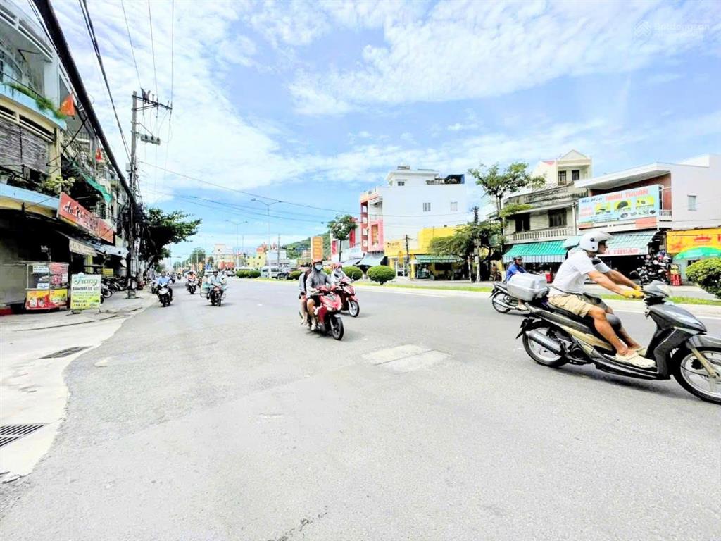 Nhà mặt tiền lê hồng phong  đối diện xéo lotte mart * đang cho thuê 26tr/ tháng. giá 15 tỷ