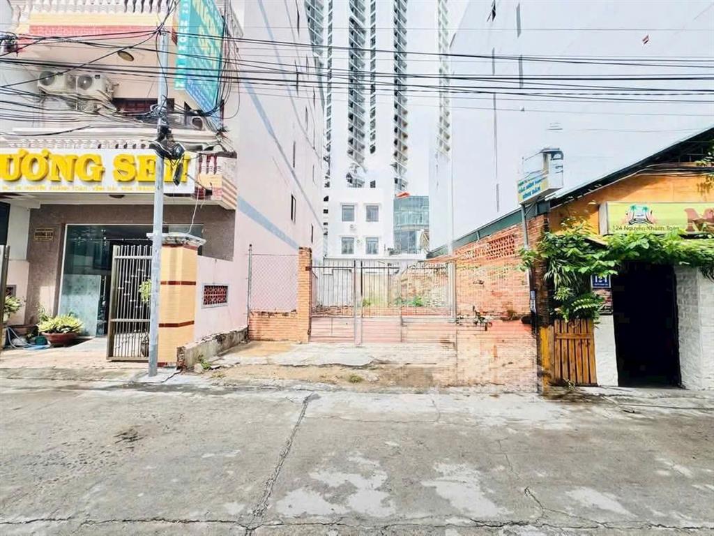 Mặt tiền nguyễn khánh toàn, ngang 6m * cách biển hòn chồng 99m, giá 15,8 tỷ