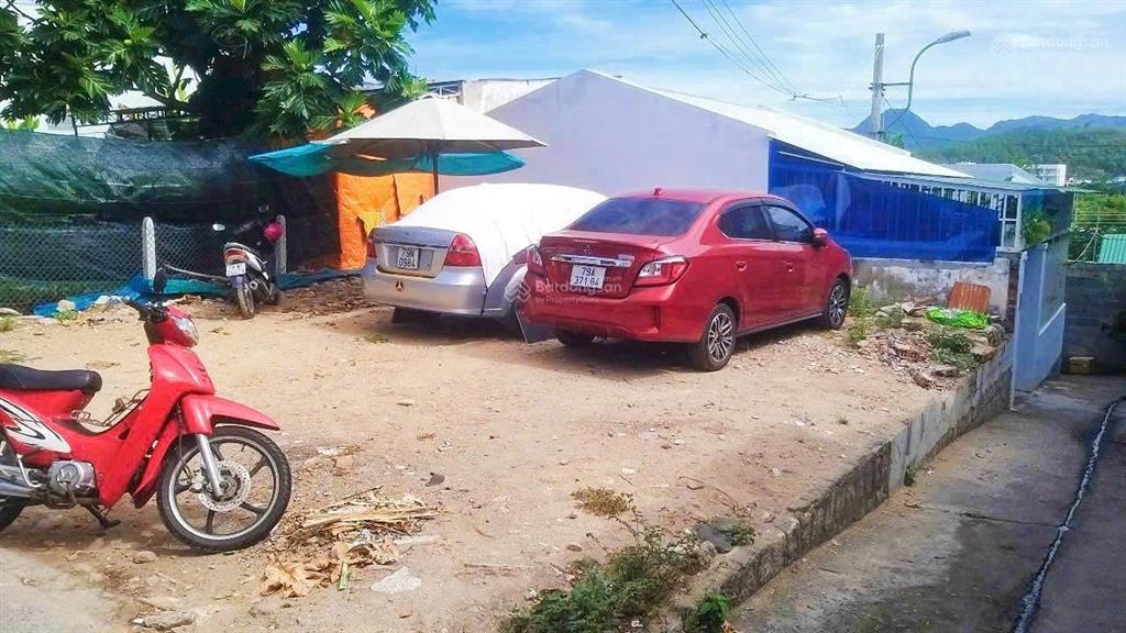 Lô góc 2 mặt tiền nguyễn khuyến, hẻm ô tô. giá 1 tỷ 750 triệu