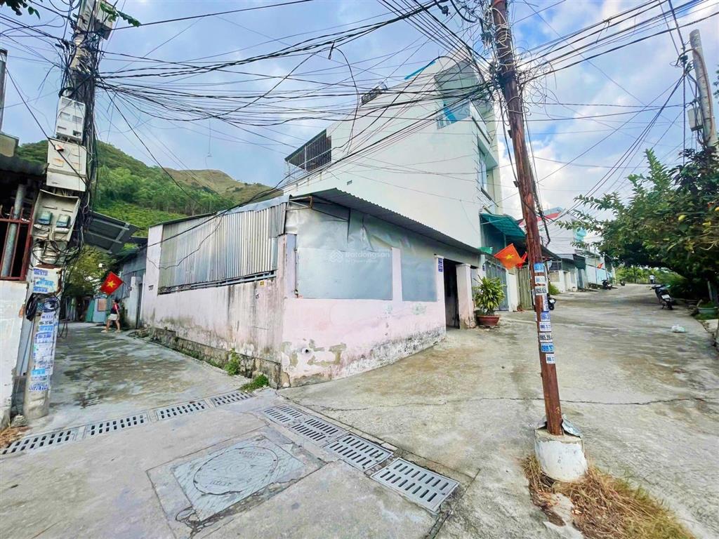 Nhà góc 2 mặt tiền hoà trung, ngang 7,7m, giá 3,7 tỷ