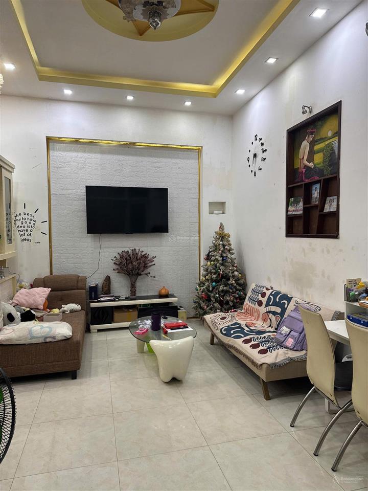 Nhà 2 tầng mặt tiền hồng bàng, khá gần phố hàn đường nguyễn thị minh khai, giá 5,5 tỷ