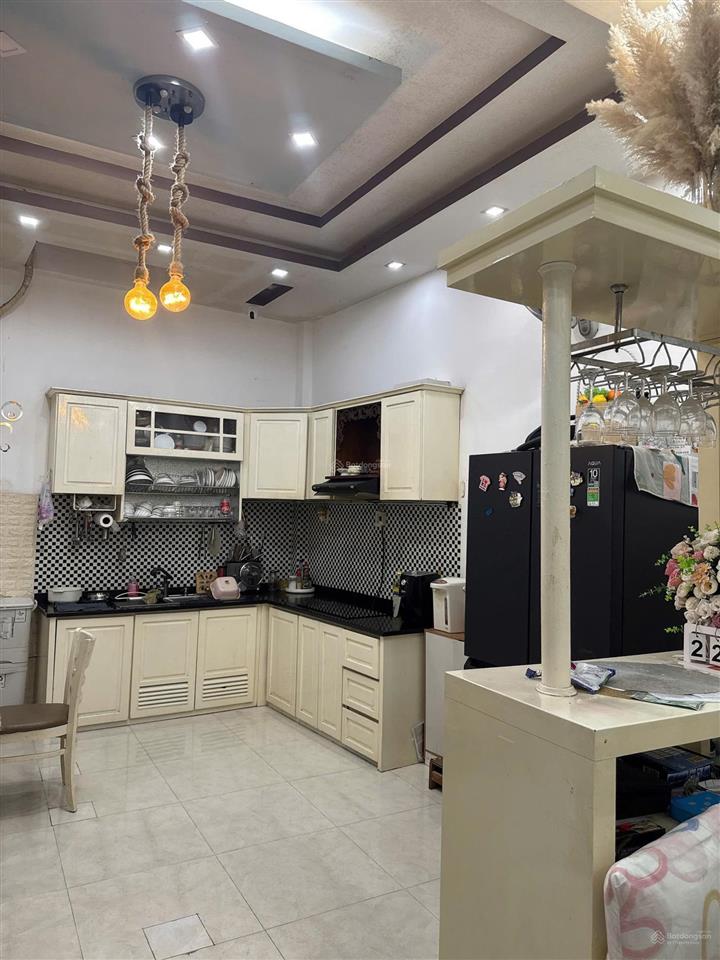 Nhà 2 tầng mặt tiền hồng bàng, khá gần phố hàn đường nguyễn thị minh khai, giá 5,5 tỷ