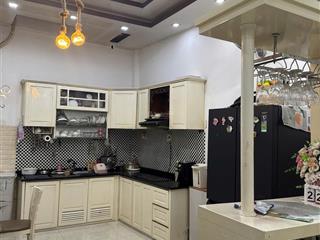 Nhà 2 tầng mặt tiền hồng bàng, khá gần phố hàn đường nguyễn thị minh khai, giá 5,5 tỷ