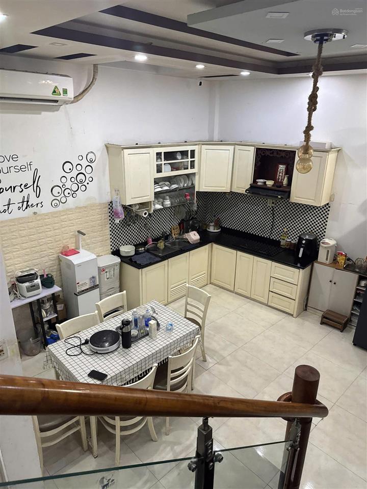 Nhà 2 tầng mặt tiền hồng bàng, khá gần phố hàn đường nguyễn thị minh khai, giá 5,5 tỷ