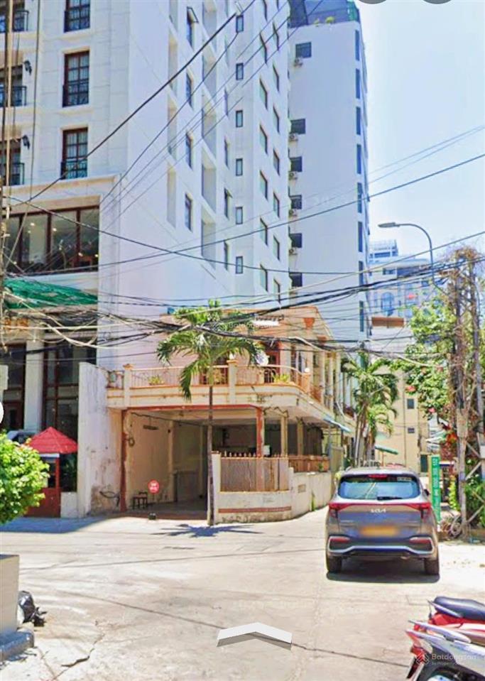 [ đất mặt tiền quân trấn hùng vương  ngang  8,4m ] ra biển trần phú  250m. giá 56 tỷ