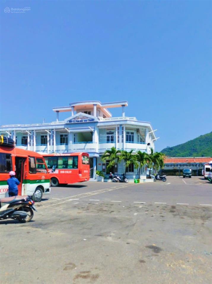 Mặt tiền điện biên phủ  sát bến xe phía bắc * cách biển ba làng  1,3km. giá 10,6 tỷ
