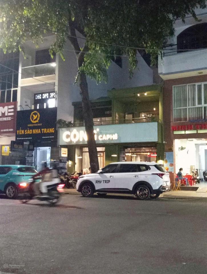 Nhà 2 tầng nguyễn chánh  vị trí siêu hiếm* cách biển trần phú và quảng trường 300m. giá 31 tỷ