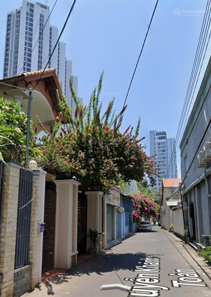 [ nhà 2 tầng sân vườn, mặt tiền nguyễn khánh toàn  ngang 9m. giá 20 tỷ