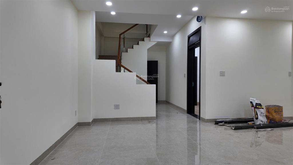 [ nhà nguyễn thiện thuật sát chợ đêm  hẻm ô tô thông ] * cách biển trần phú  250m * giá 12 tỷ