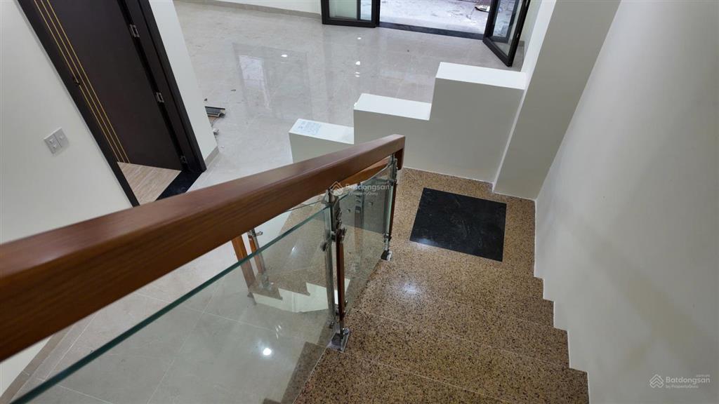 [ nhà nguyễn thiện thuật sát chợ đêm  hẻm ô tô thông ] * cách biển trần phú  250m * giá 12 tỷ