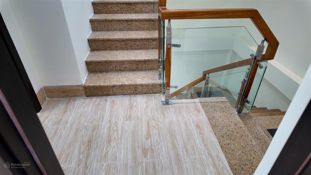 [ nhà nguyễn thiện thuật sát chợ đêm  hẻm ô tô thông ] * cách biển trần phú  250m * giá 12 tỷ
