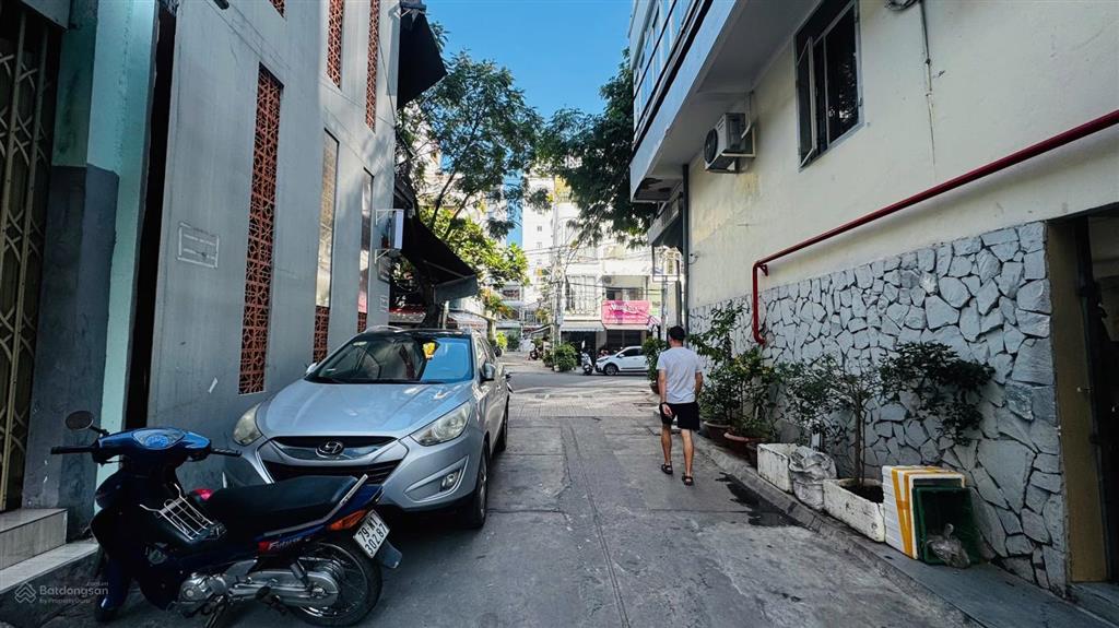 [ nhà 2 tầng đường biệt thự  hẻm ô tô thông ] * cách biển trần phú  300m. giá 9 tỷ