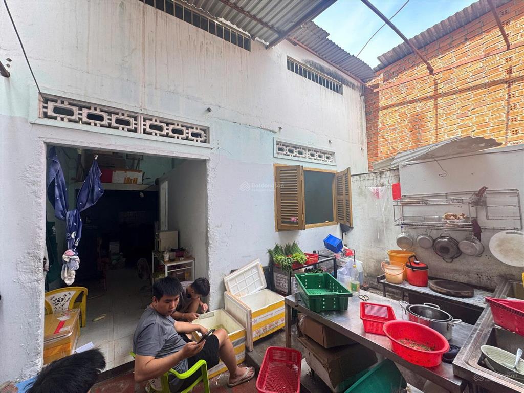 { nhà mặt tiền đoàn trần nghiệp  ngang 6m } , đi ra biển hòn chồng 350m. giá 17 tỷ