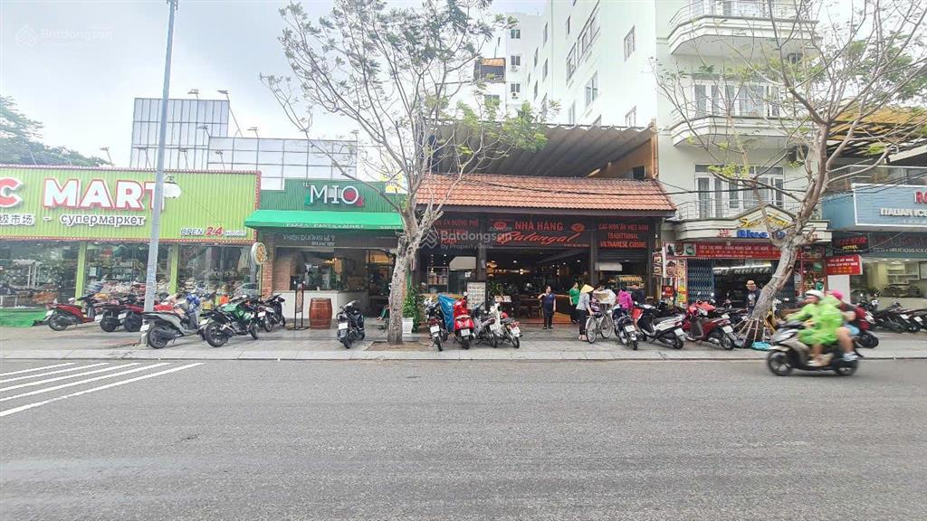 Đất mặt tiền đường biệt thự  ngang khá dài 9,3m * cách biển trần phú 400m. giá 150 tỷ