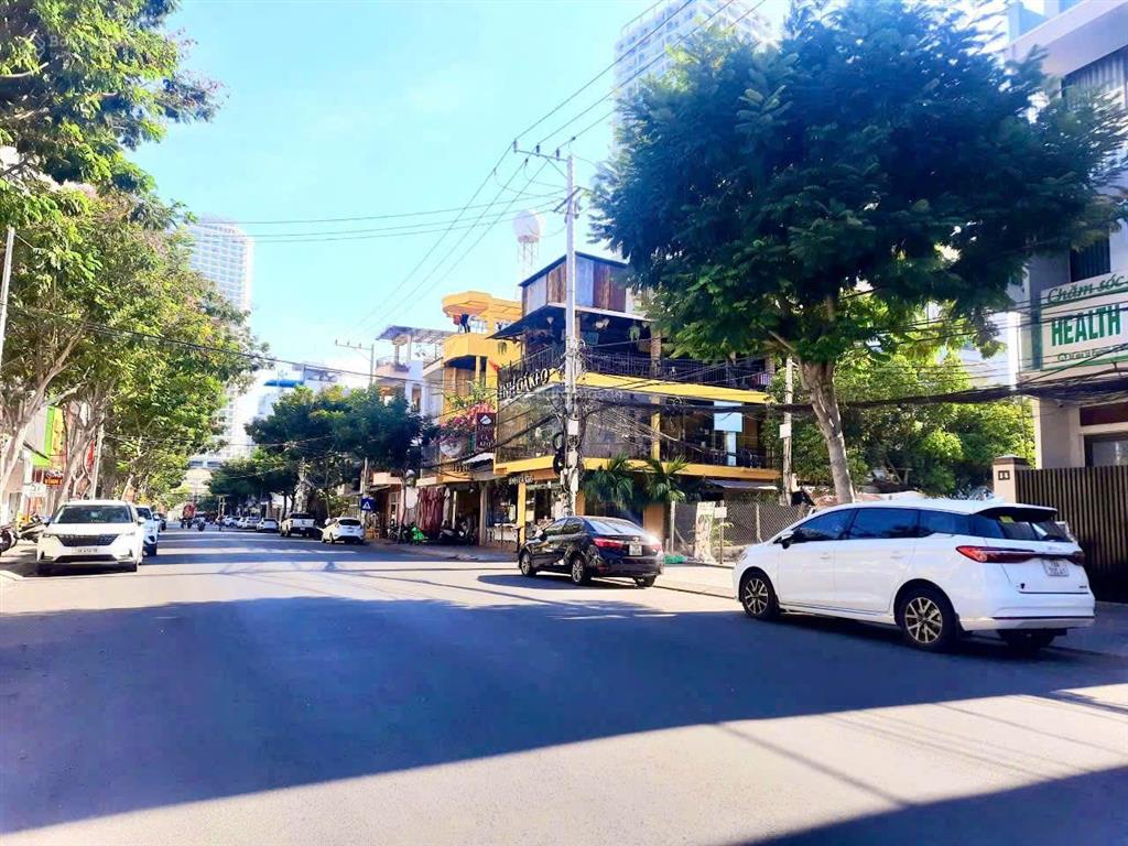 Nhà mặt tiền nguyễn thiện thuật  ngang khá dài 14m * cách biển trần phú 400m. giá 85 tỷ