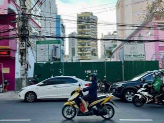 Lô góc 2 mặt tiền nguyễn thiện thuật  ngang khá dài 10,7m * cách biển trần phú 400m. giá 144 tỷ