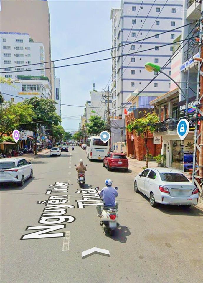 Nhà 2 tầng mặt tiền nguyễn thiện thuật  ngang khá dài 9,4m * sát đường biệt thự