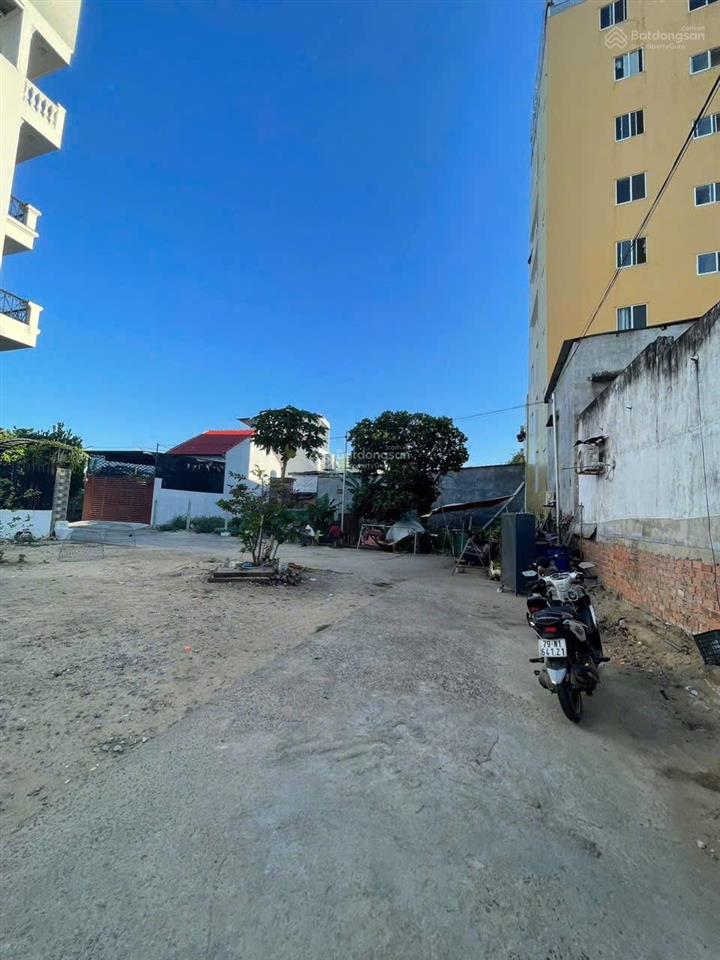 Đất 3 mặt tiền sát đường thân nhân trung (ô tô quay đầu vi vu). giá 3,650 tỷ