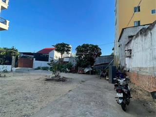 Đất 3 mặt tiền sát đường thân nhân trung ( ô tô quay đầu vi vu ). giá 3,650 tỷ