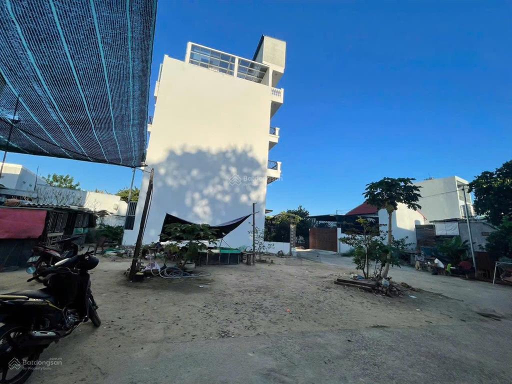 Đất 3 mặt tiền sát đường thân nhân trung (ô tô quay đầu vi vu). giá 3,650 tỷ