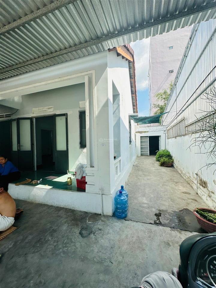 Cho thuê nhà mặt tiền củ chi, gần chợ vĩnh hải, ngang dài hơn 10m. giá thuê 30tr/tháng
