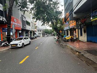 Nhà mặt tiền bạch đằng  ngang dài 8,3m khu phố hàn khá sầm uất. giá 44 tỷ