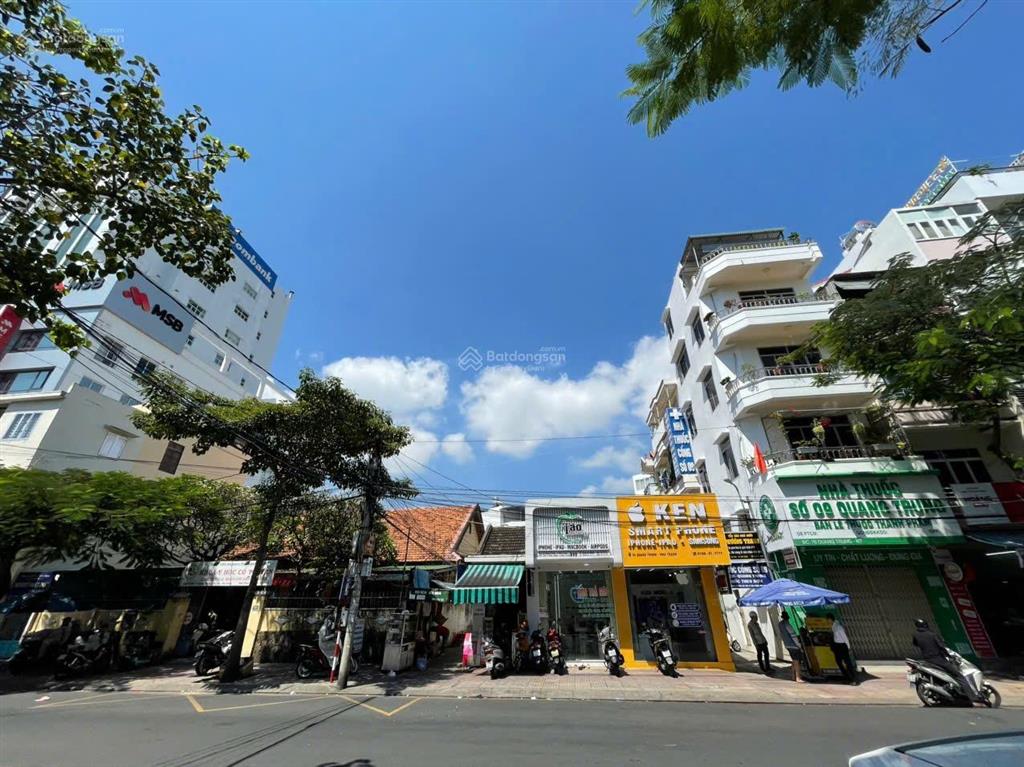 Nhà 3 mặt tiền đường quang trung  ngang 8m { cách biển trần phú 400m. giá 67,6 tỷ