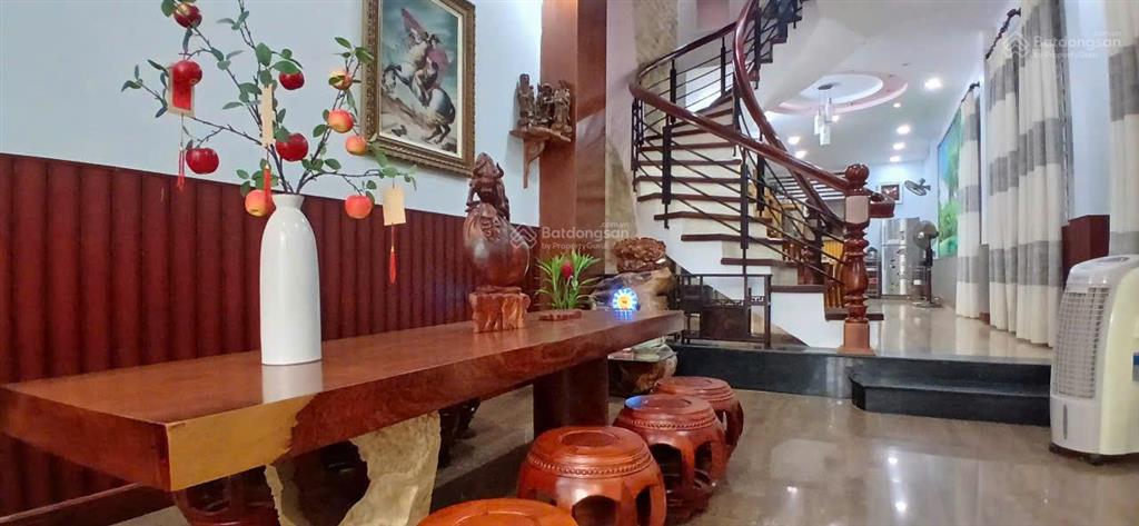 Nhà 3 tầng, góc 2 mặt hẻm ô tô nguyễn thiện thuật. giá 11 tỷ