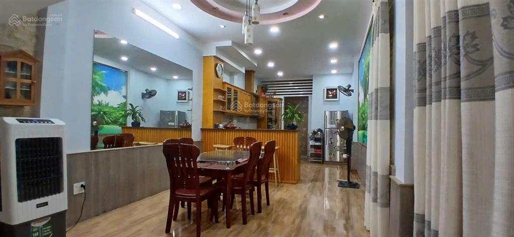 Nhà 3 tầng, góc 2 mặt hẻm ô tô nguyễn thiện thuật. giá 11 tỷ