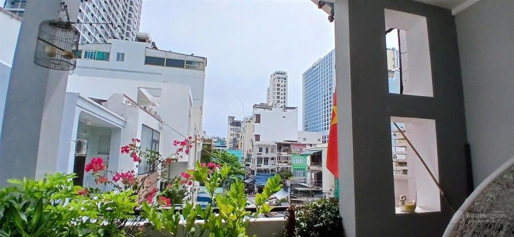 Nhà 3 tầng, góc 2 mặt hẻm ô tô nguyễn thiện thuật. giá 11 tỷ