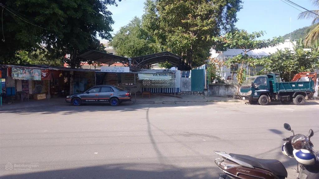 Nhà cũ nguyễn phong sắc gần trạm đăng kiểm, vị trí khá ổn áp. giá 4,450 tỷ