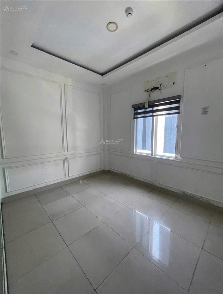 [ nhà 3 tầng mặt tiền hồng bàng  ngang 5,4m ]  vị trí rất ok. giá  40 tỷ