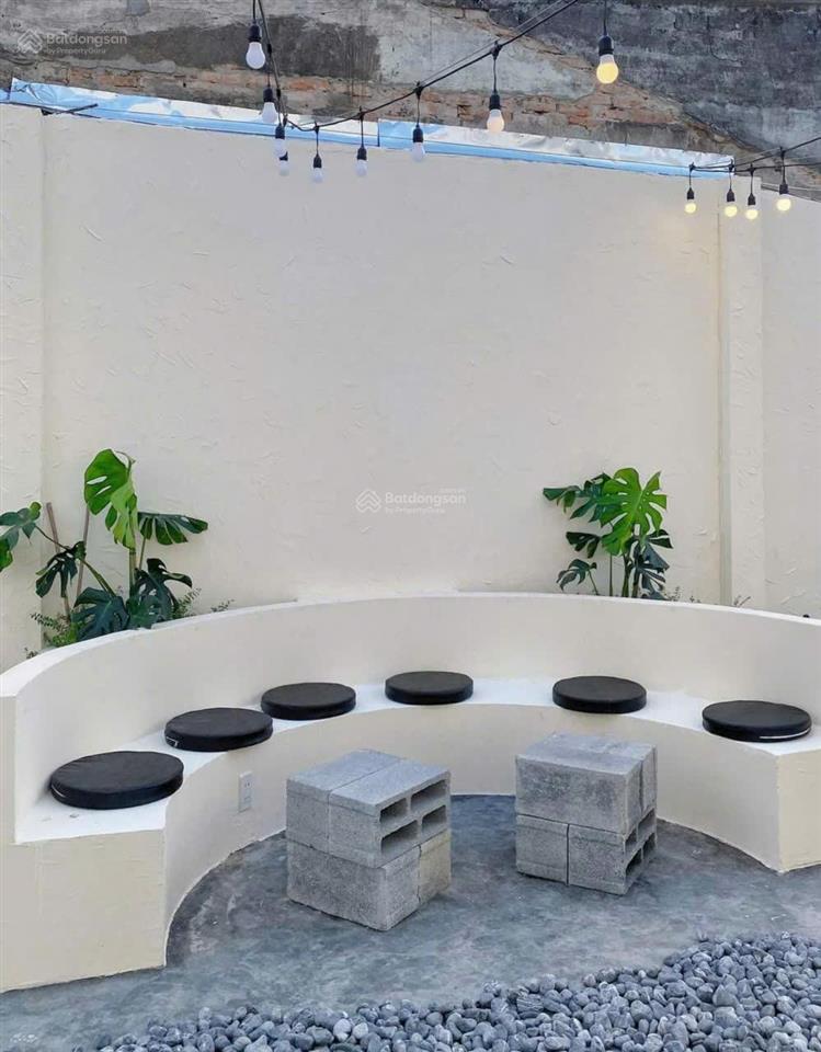 2 mặt tiền trần nguyên hãn  dòng tiền kinh doanh khá ổn áp * cách biển trần phú 1,2km