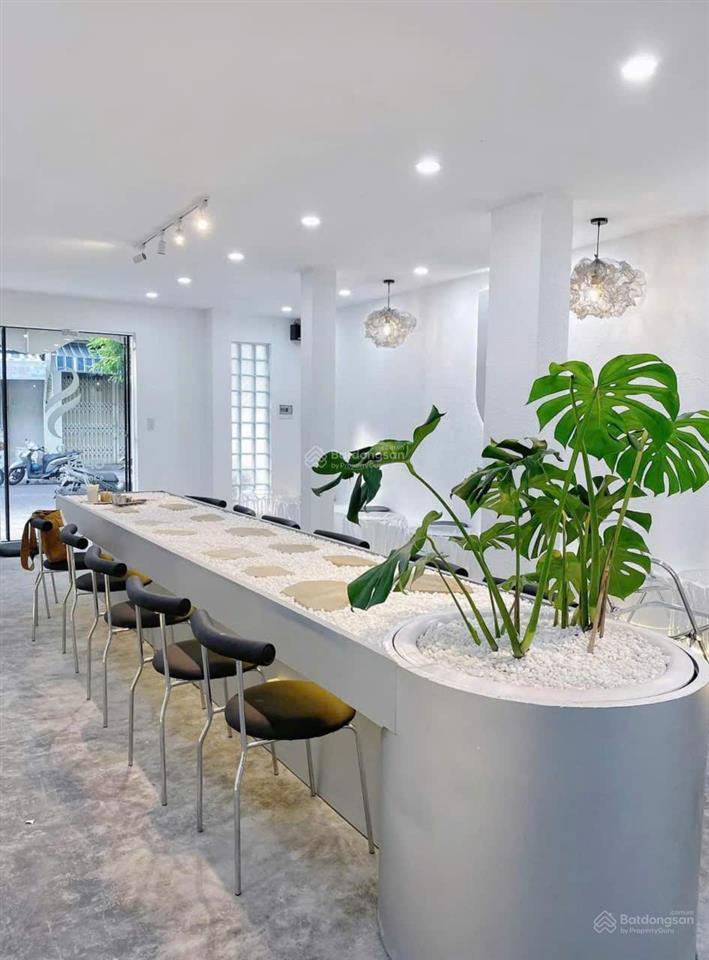 2 mặt tiền trần nguyên hãn  dòng tiền kinh doanh khá ổn áp * cách biển trần phú 1,2km