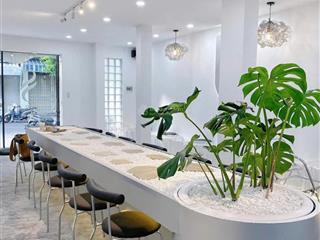 2 mặt tiền trần nguyên hãn  dòng tiền kinh doanh khá ổn áp * cách biển trần phú 1,2km