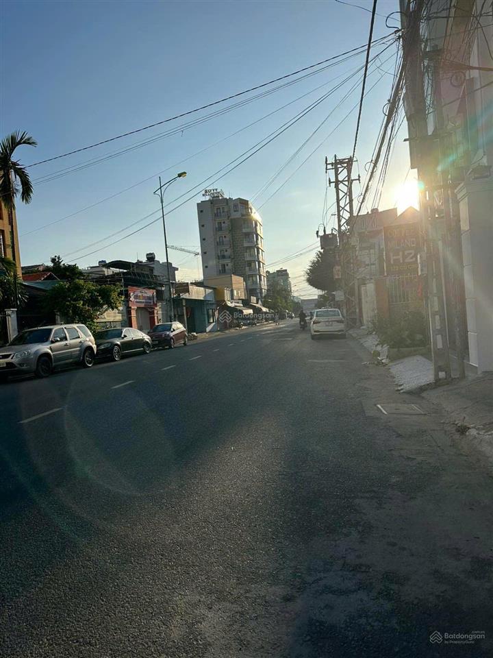 Toà căn hộ 6 tầng  mặt tiền củ chi cách biển hòn chồng 400m * đang kinh doanh. giá 16,5 tỷ