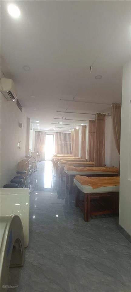 Nhà 4 tầng mới 99% ngô gia tự có thang máy, khúc đường 2 chiều, giá 22,5 tỷ